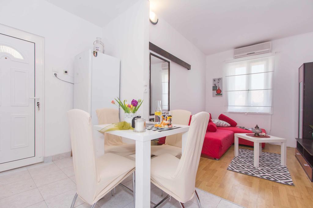 Red Valentino Apartment Split Eksteriør bilde