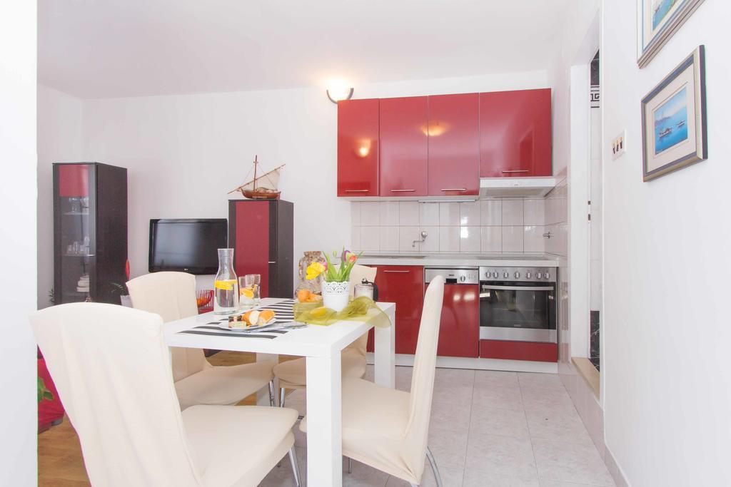 Red Valentino Apartment Split Eksteriør bilde